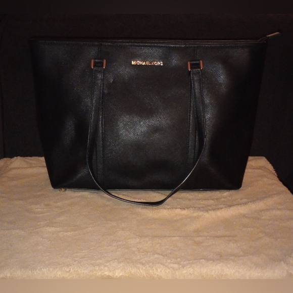 Michael Kors large Jet  Set Tote Bag - Picture 2 of 14